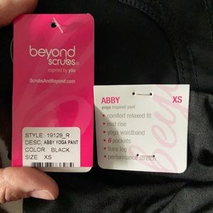 Beyond scrubs XS pant
